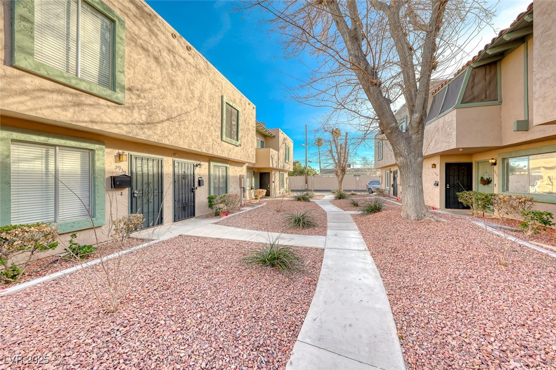 5945 Vegas Drive Property Photo 2