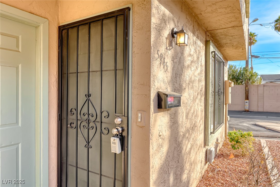 5945 Vegas Drive Property Photo 3