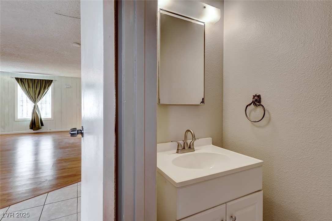 5945 Vegas Drive Property Photo 14