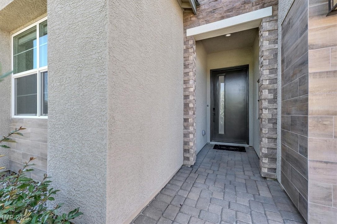 8929 Cassia Winds Street Property Photo 3