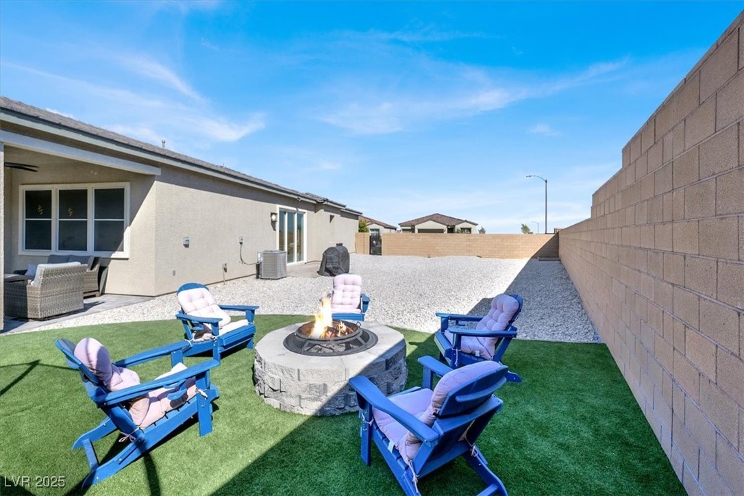 8929 Cassia Winds Street Property Photo 39