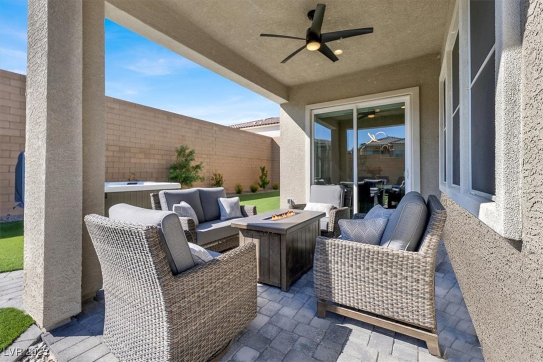 8929 Cassia Winds Street Property Photo 42