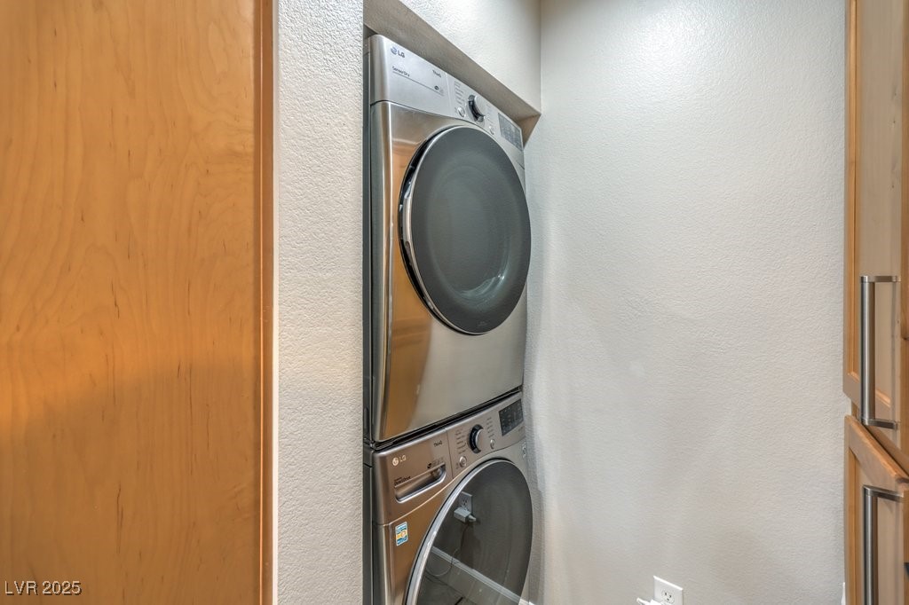 91 East Agate Avenue 401 Property Photo 6