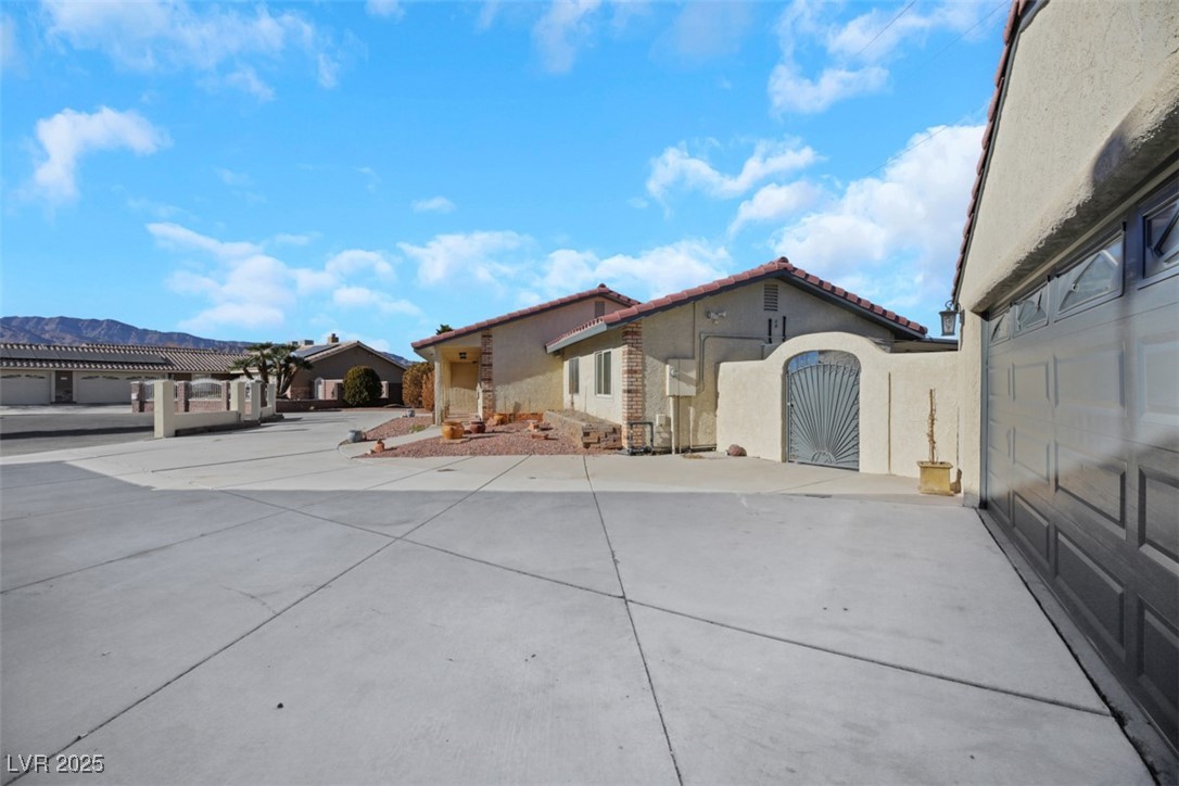 8870 West Craig Road Property Photo 7