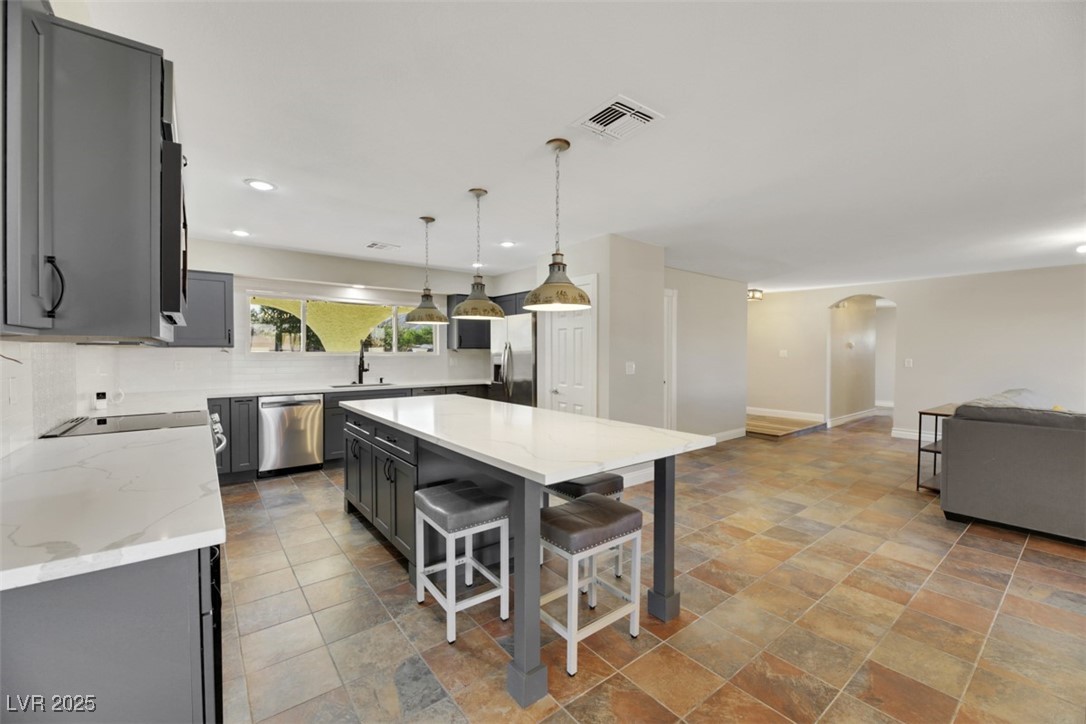 8870 West Craig Road Property Photo 14