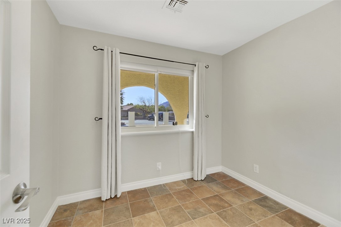 8870 West Craig Road Property Photo 25