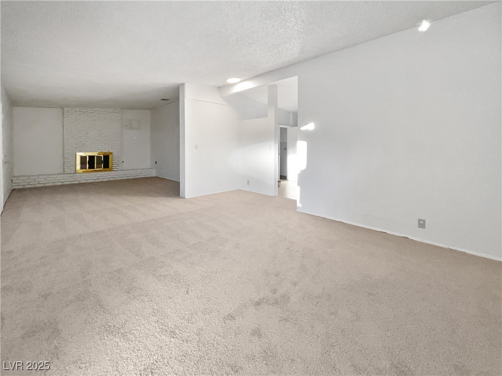 2736 Taylor Avenue Property Photo 3