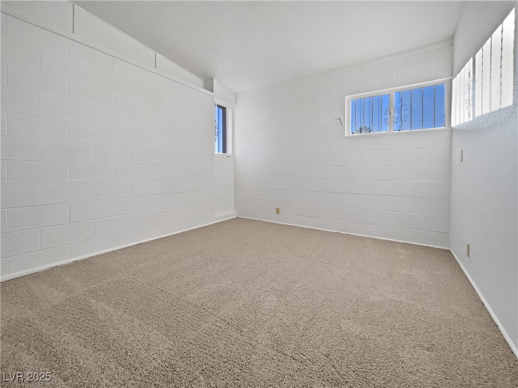 2736 Taylor Avenue Property Photo 5