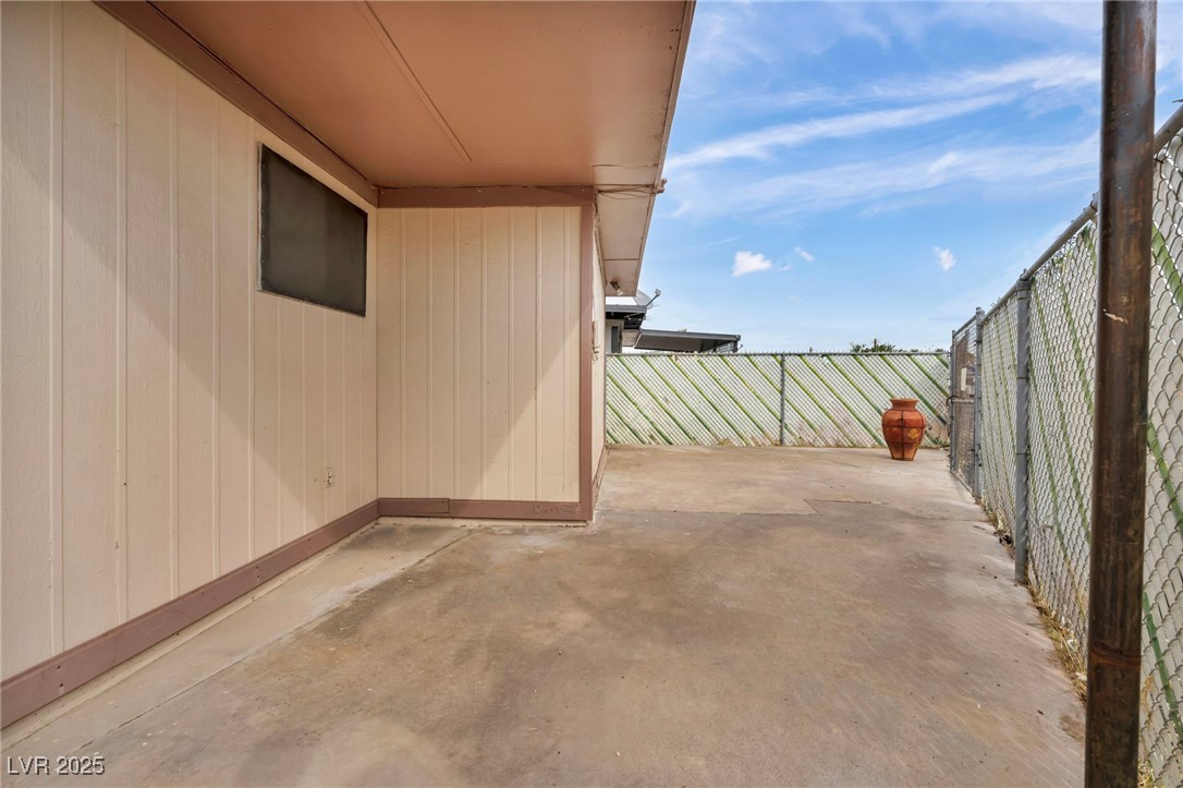 111 Manganese Street Property Photo 32