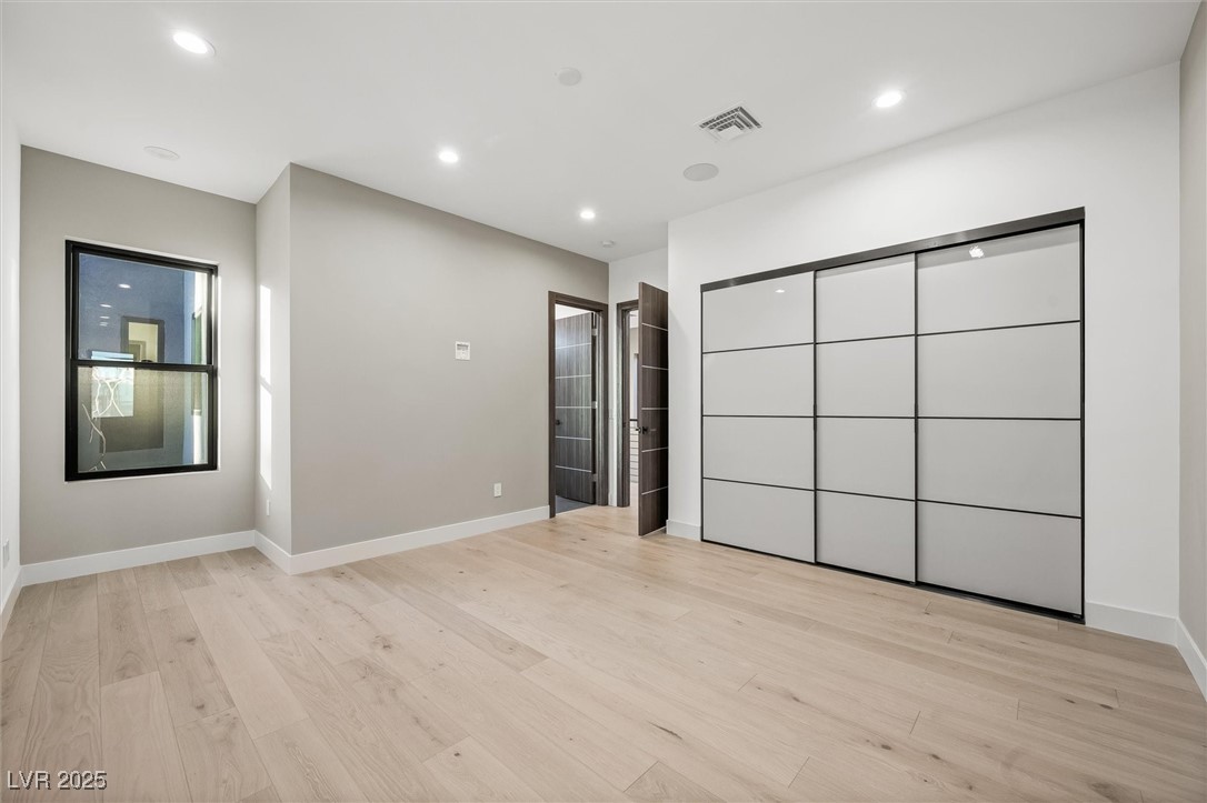 2824 Queens Courtyard Drive Property Photo 38