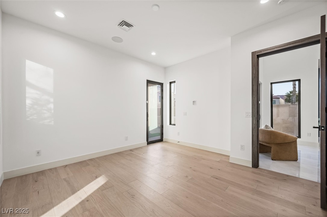 2824 Queens Courtyard Drive Property Photo 42