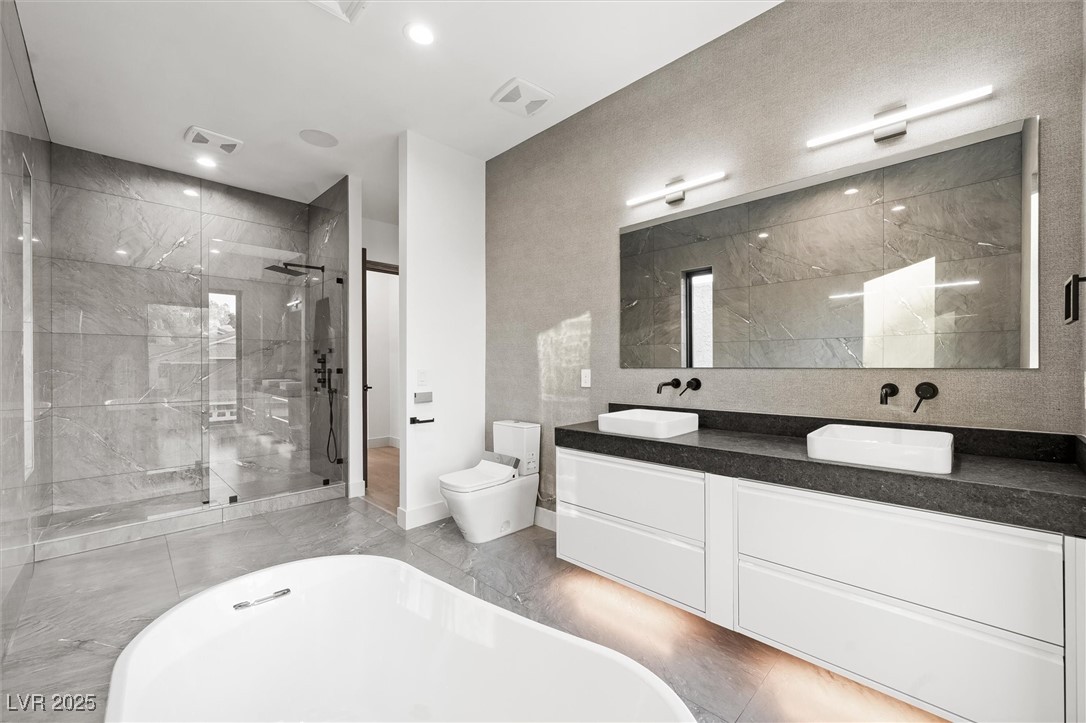 2824 Queens Courtyard Drive Property Photo 45