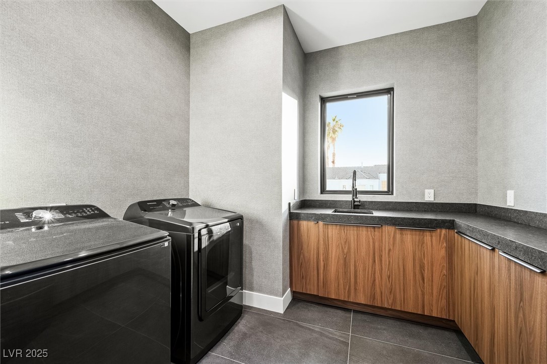 2824 Queens Courtyard Drive Property Photo 47