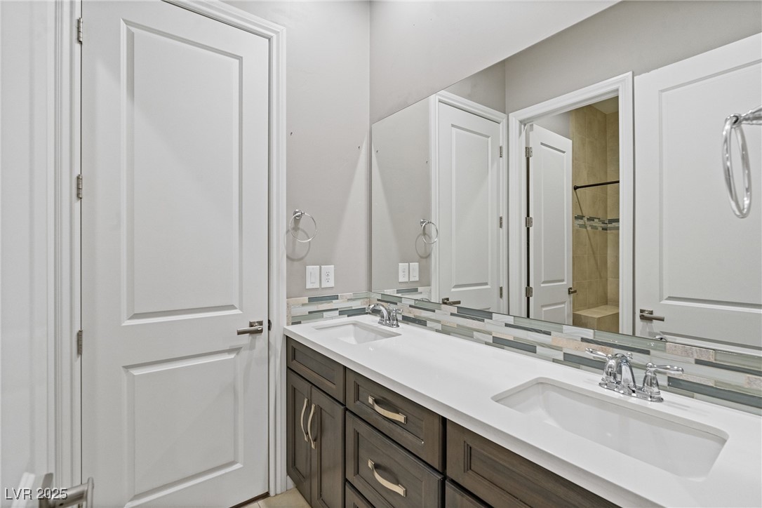 8075 Palm Cove Court Property Photo 30