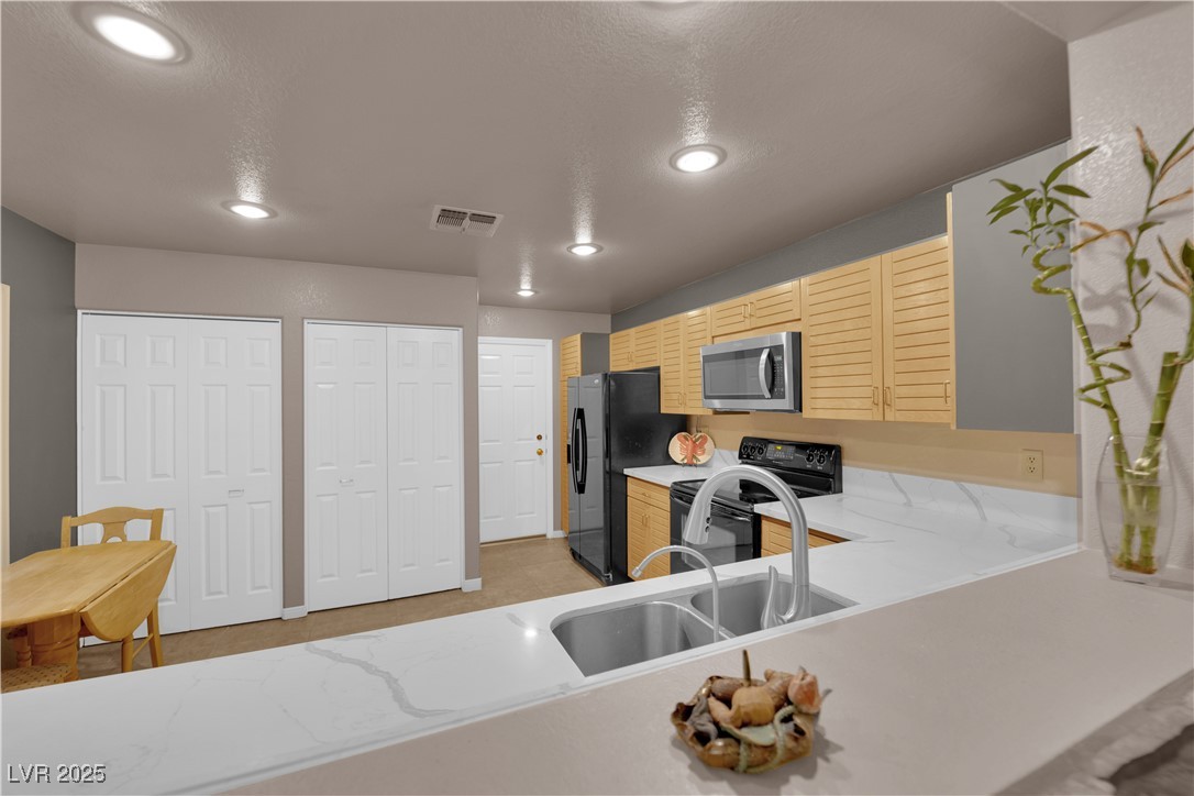 6948 Emerald Springs Lane Property Photo 12