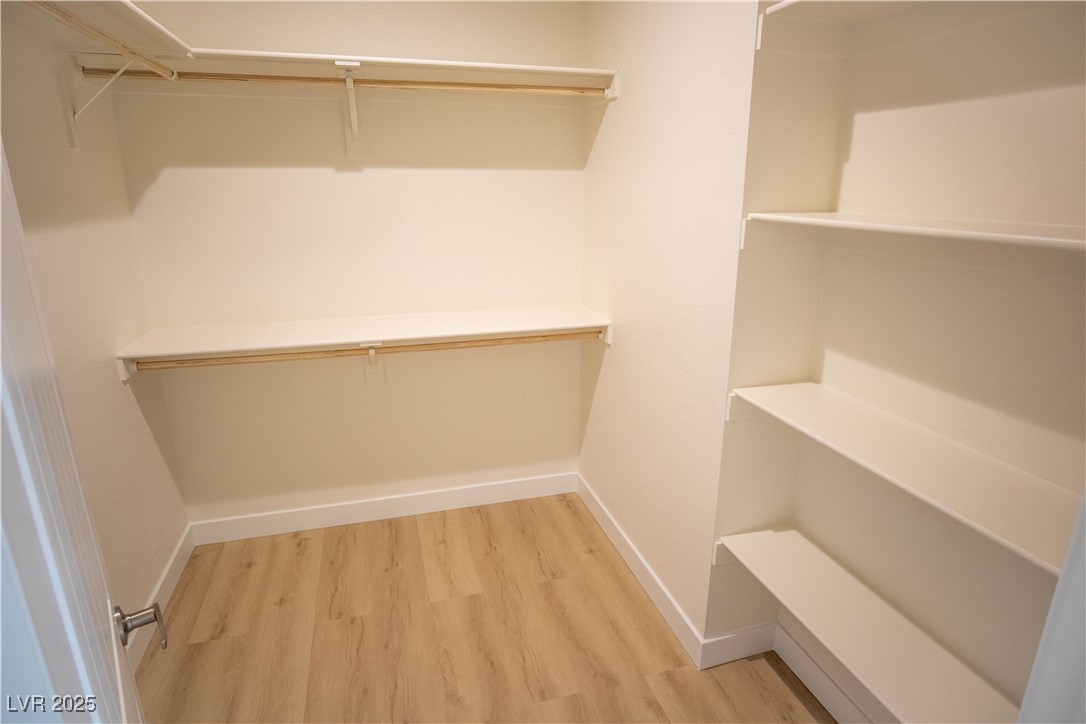 5821 Genoa Avenue Property Photo 16
