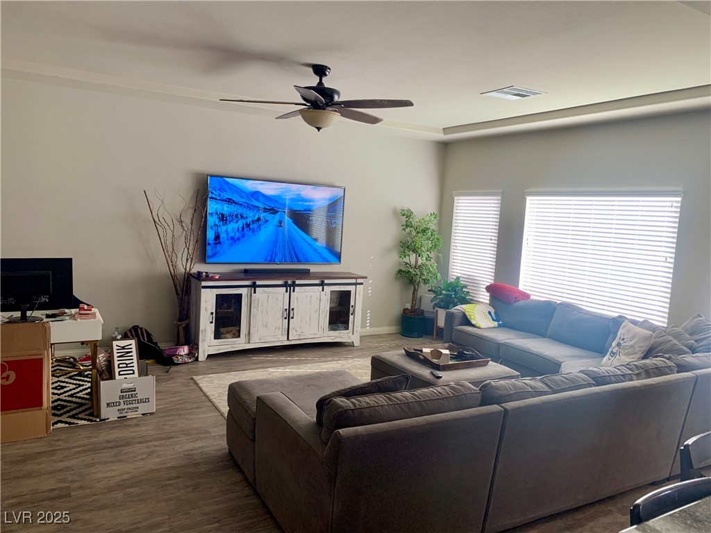 6059 Thistle Meadow Avenue Property Photo 4