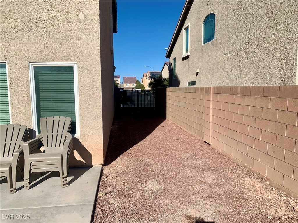 6059 Thistle Meadow Avenue Property Photo 11