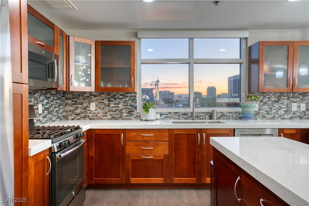 150 Las Vegas Boulevard 907 Property Photo 3