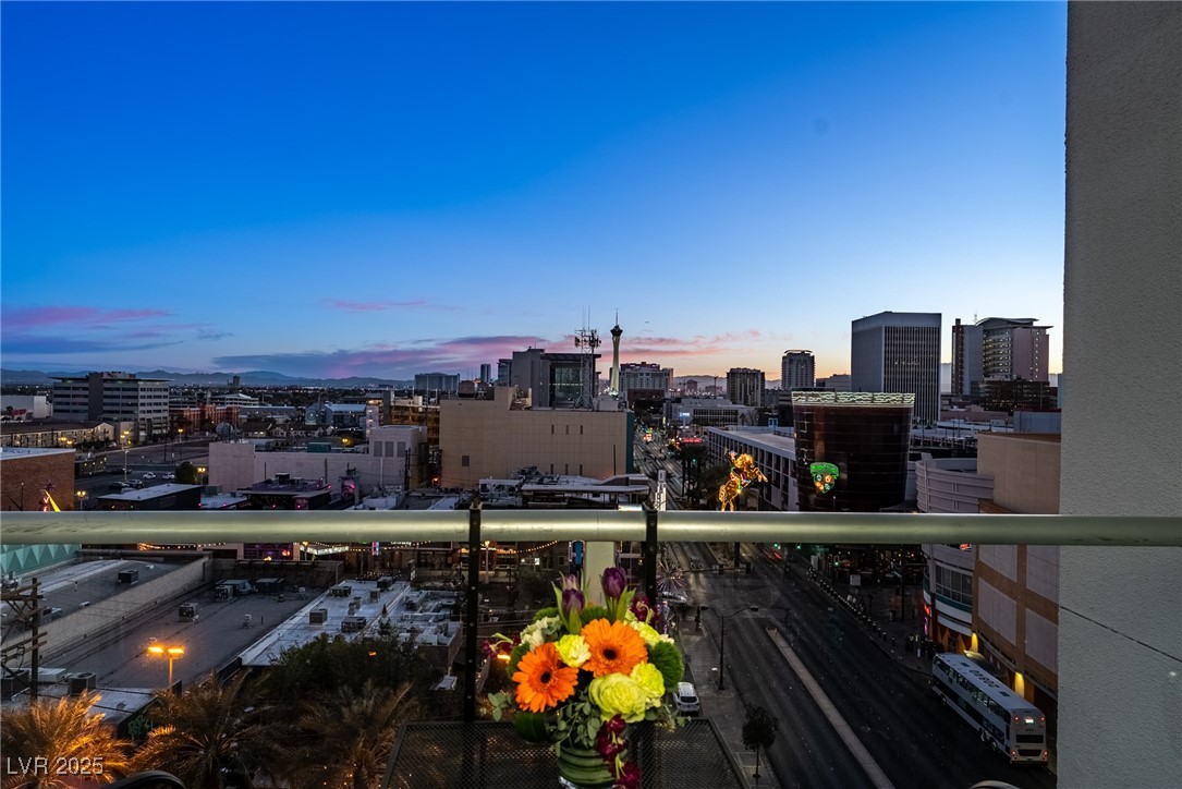 150 Las Vegas Boulevard 907 Property Photo 12