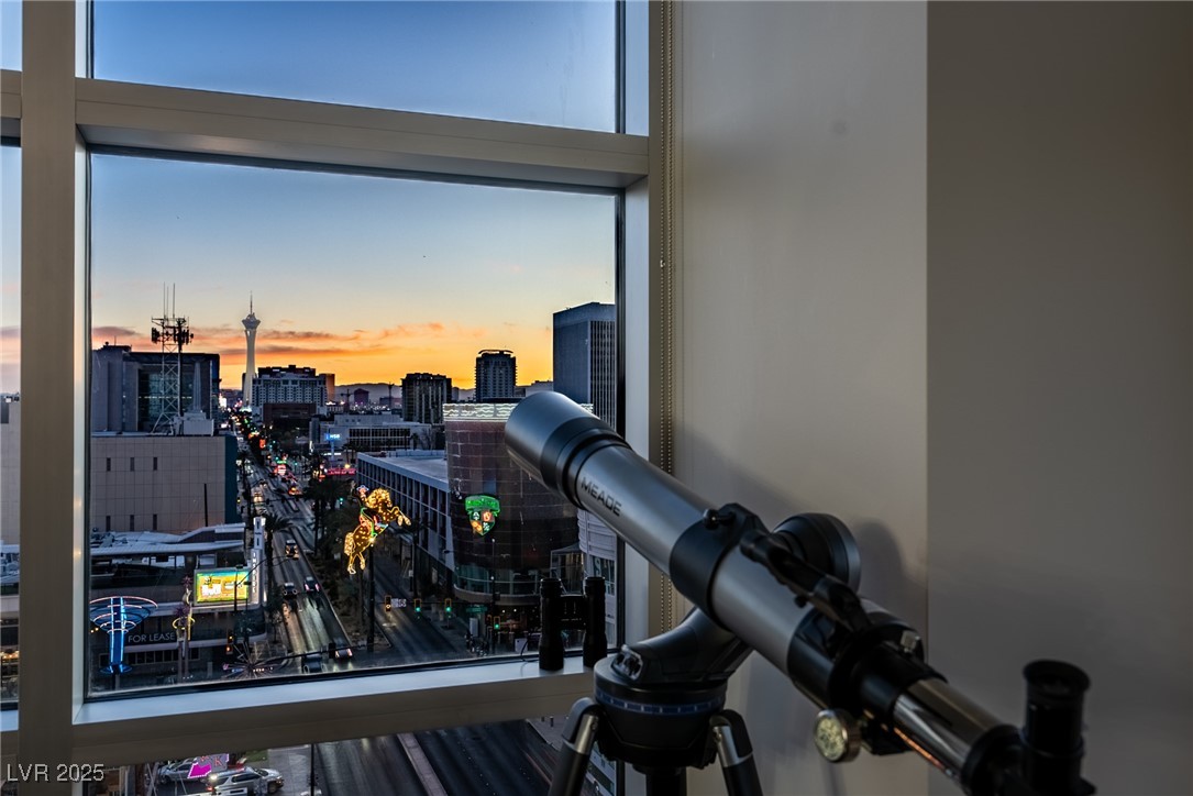 150 Las Vegas Boulevard 907 Property Photo 16