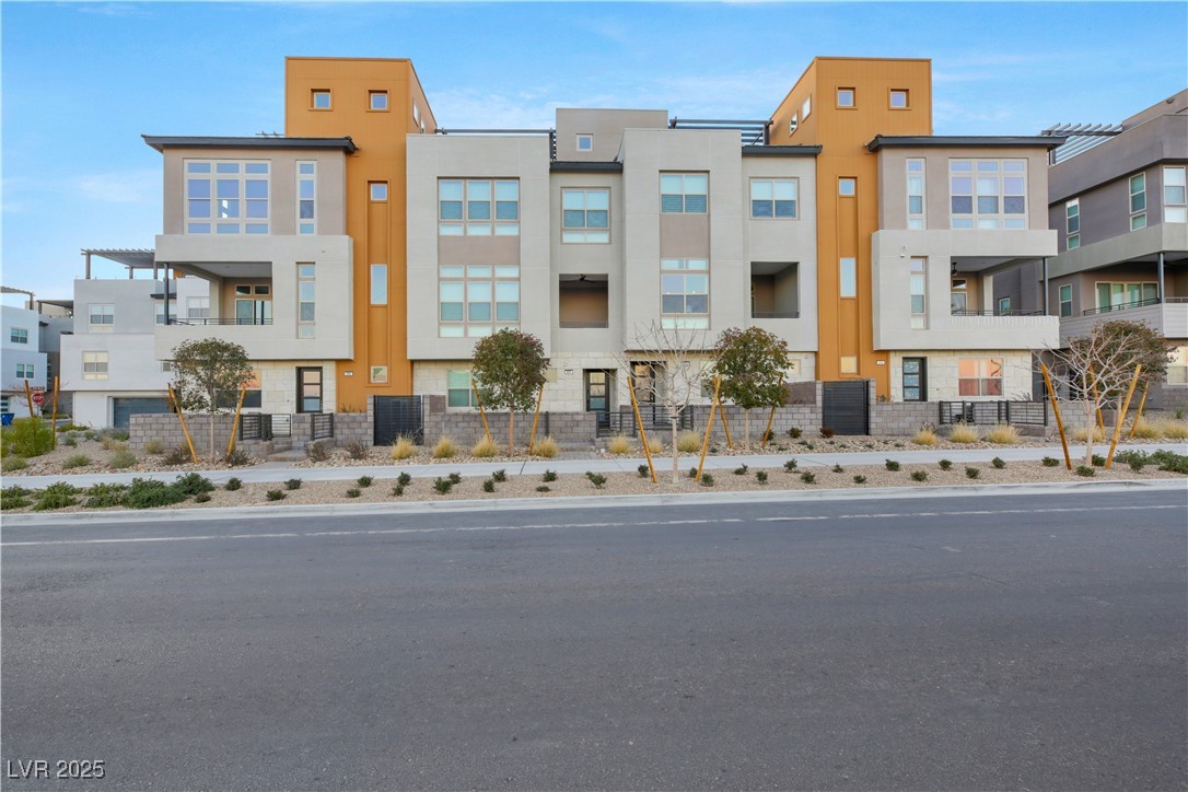 650 Sentinel Spire Street Property Photo 1