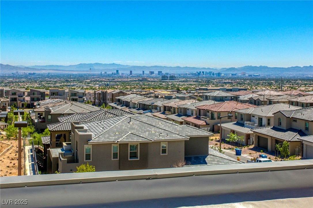 650 Sentinel Spire Street Property Photo 3