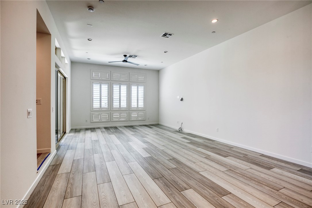 650 Sentinel Spire Street Property Photo 15