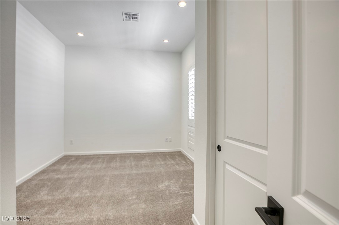 650 Sentinel Spire Street Property Photo 21