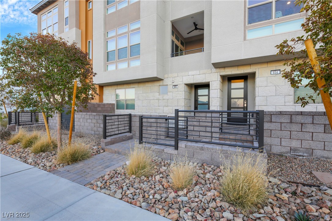 650 Sentinel Spire Street Property Photo 40