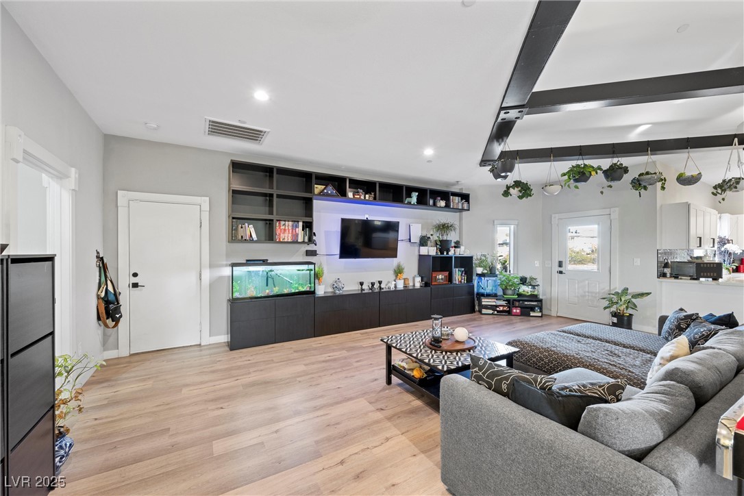 308 Belfast Street Property Photo 12