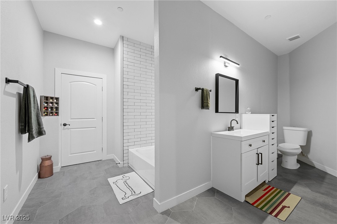308 Belfast Street Property Photo 36