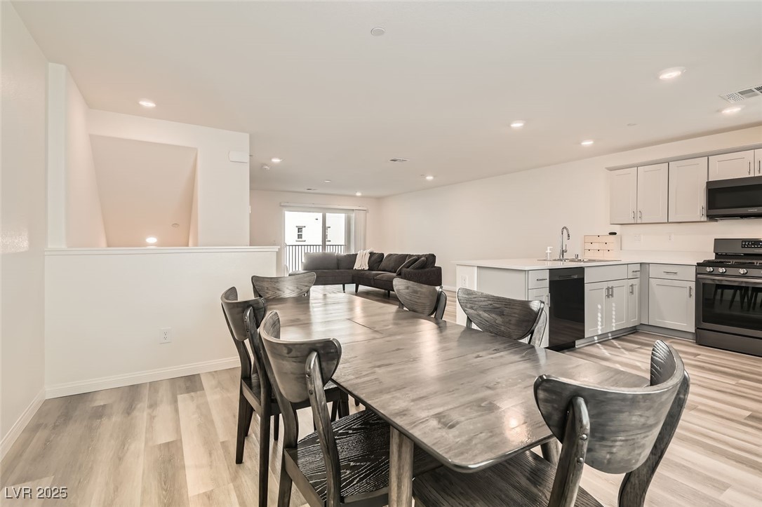 3772 Brilliant Sunset Street Property Photo 7