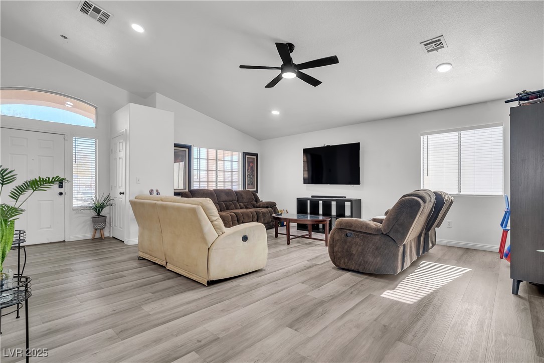 2419 Country Valley Court Property Photo 3