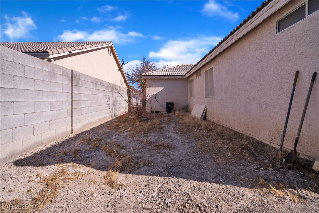 2419 Country Valley Court Property Photo 28