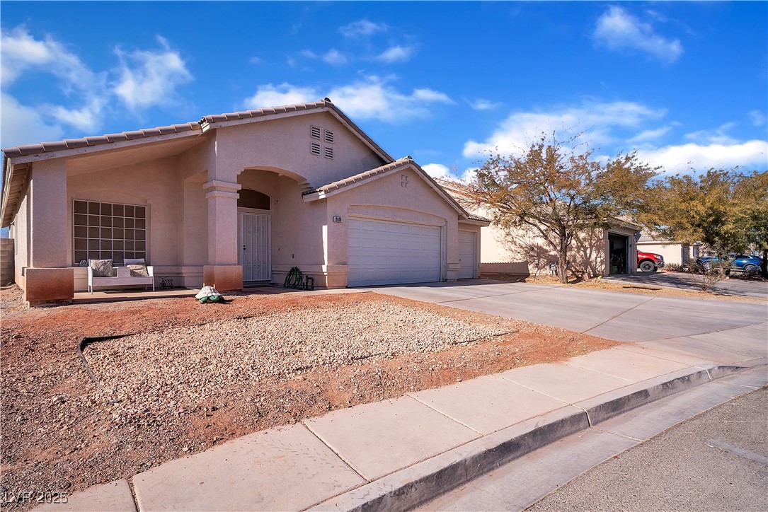 2419 Country Valley Court Property Photo 30