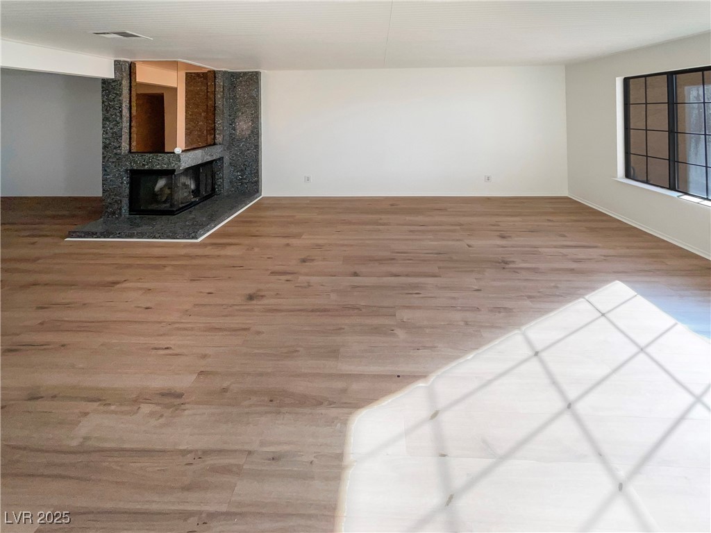 2386 Pickwick Drive Property Photo 3