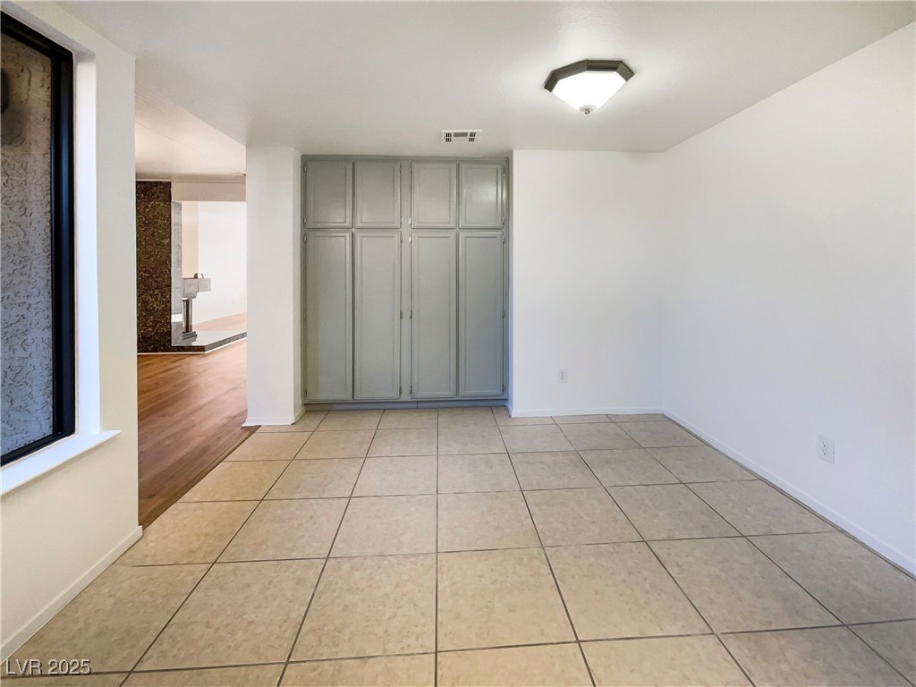2386 Pickwick Drive Property Photo 21