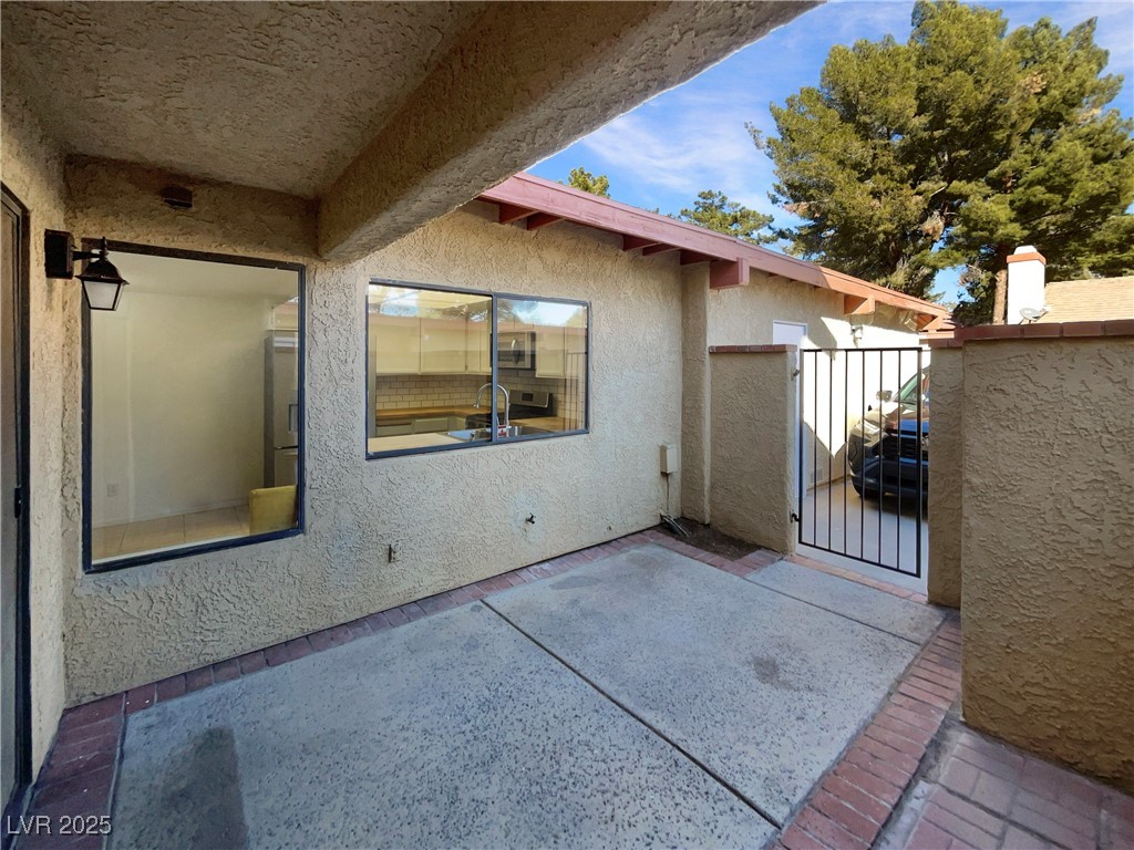 2386 Pickwick Drive Property Photo 39