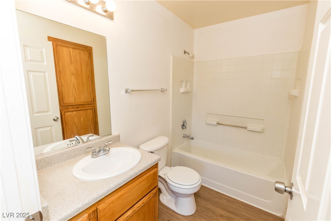 4730 East Craig Road 2028 Property Photo 17