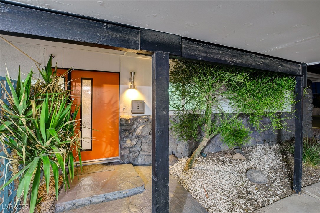 1558 Aztec Way Property Photo 3