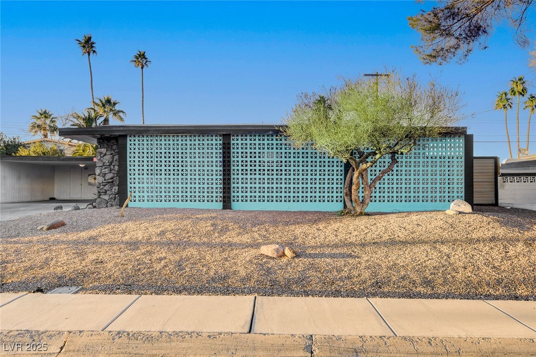 1558 Aztec Way Property Photo 4