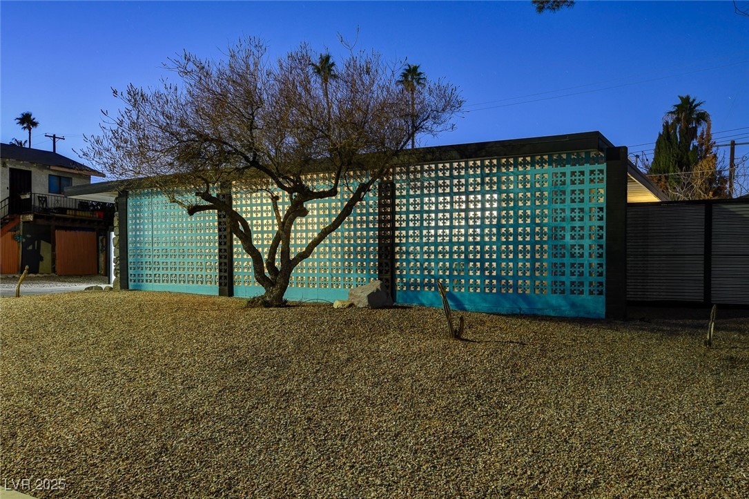 1558 Aztec Way Property Photo 6