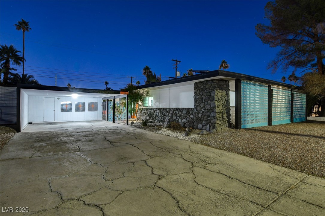 1558 Aztec Way Property Photo 8