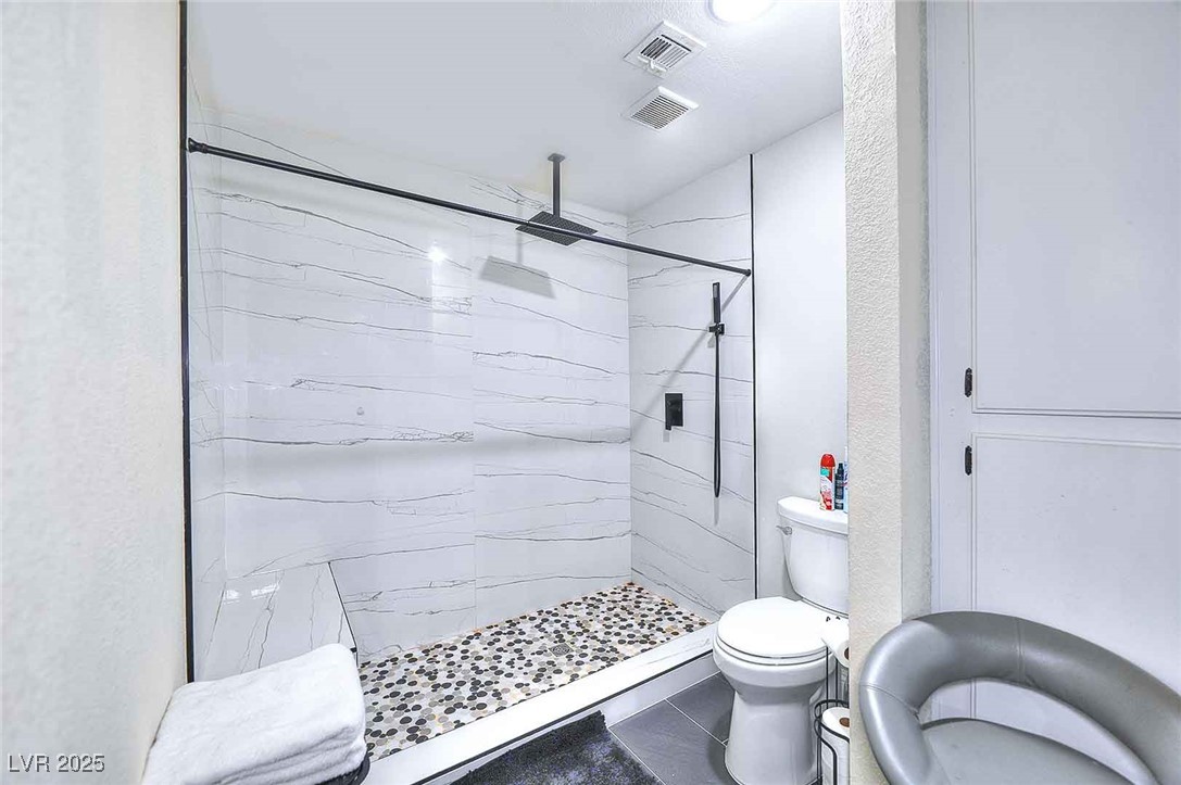 1574 Teardrop Street Property Photo 17