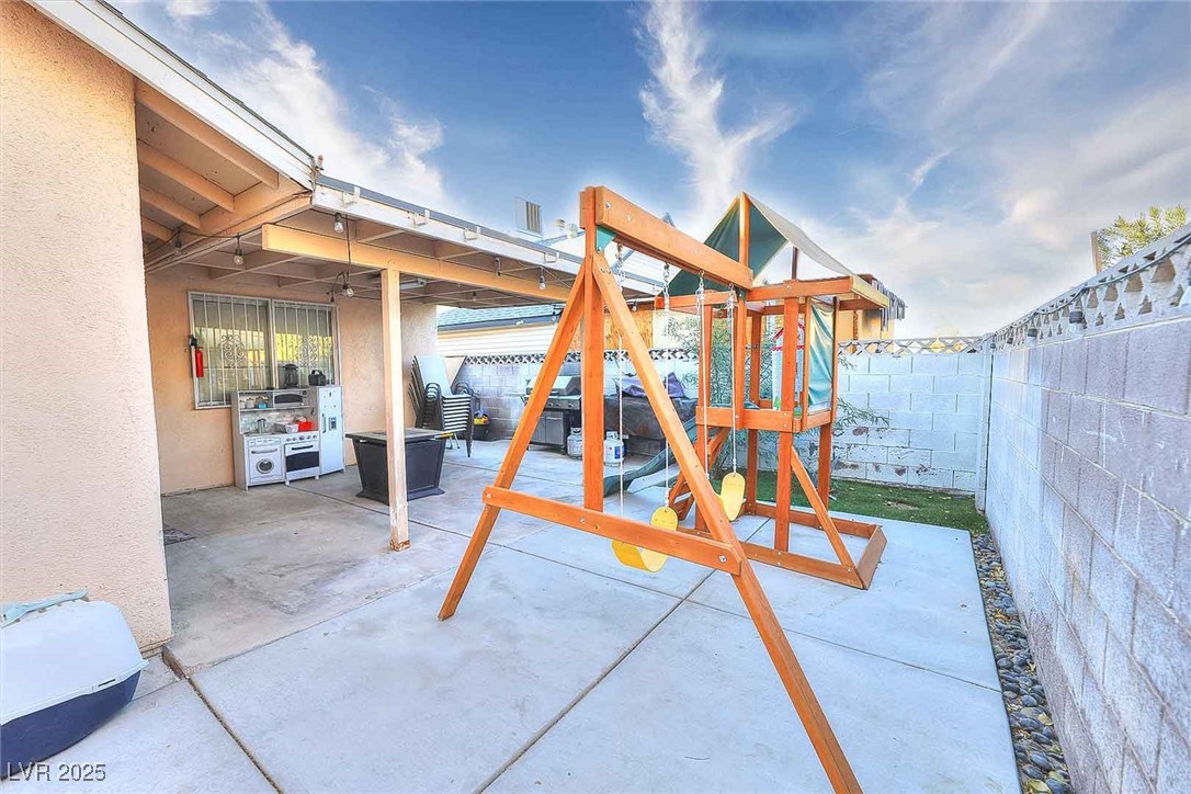 1574 Teardrop Street Property Photo 20