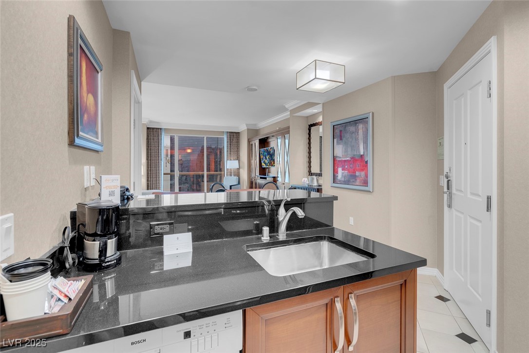 135 East Harmon Avenue 2501 Property Photo 14
