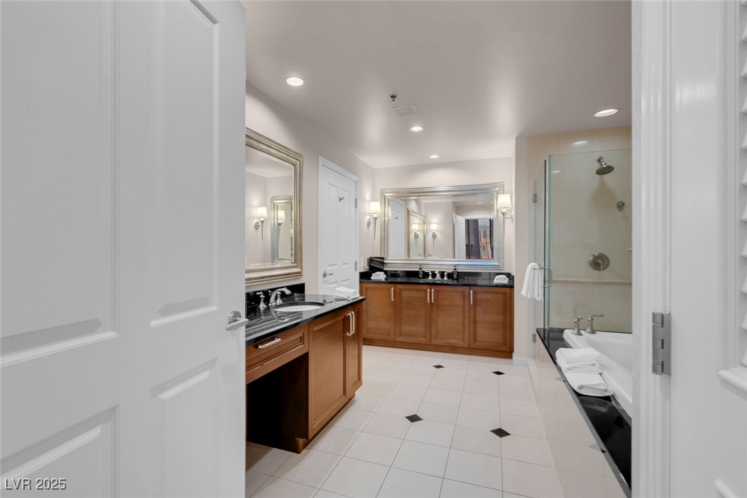 135 East Harmon Avenue 2501 Property Photo 25