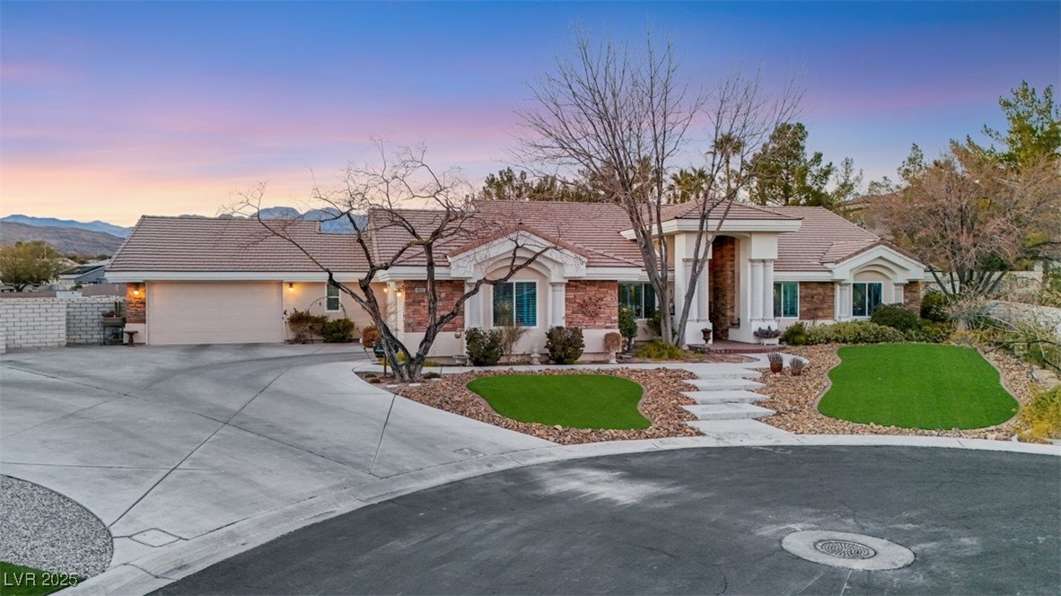 10032 Fox Springs Drive Property Photo 4