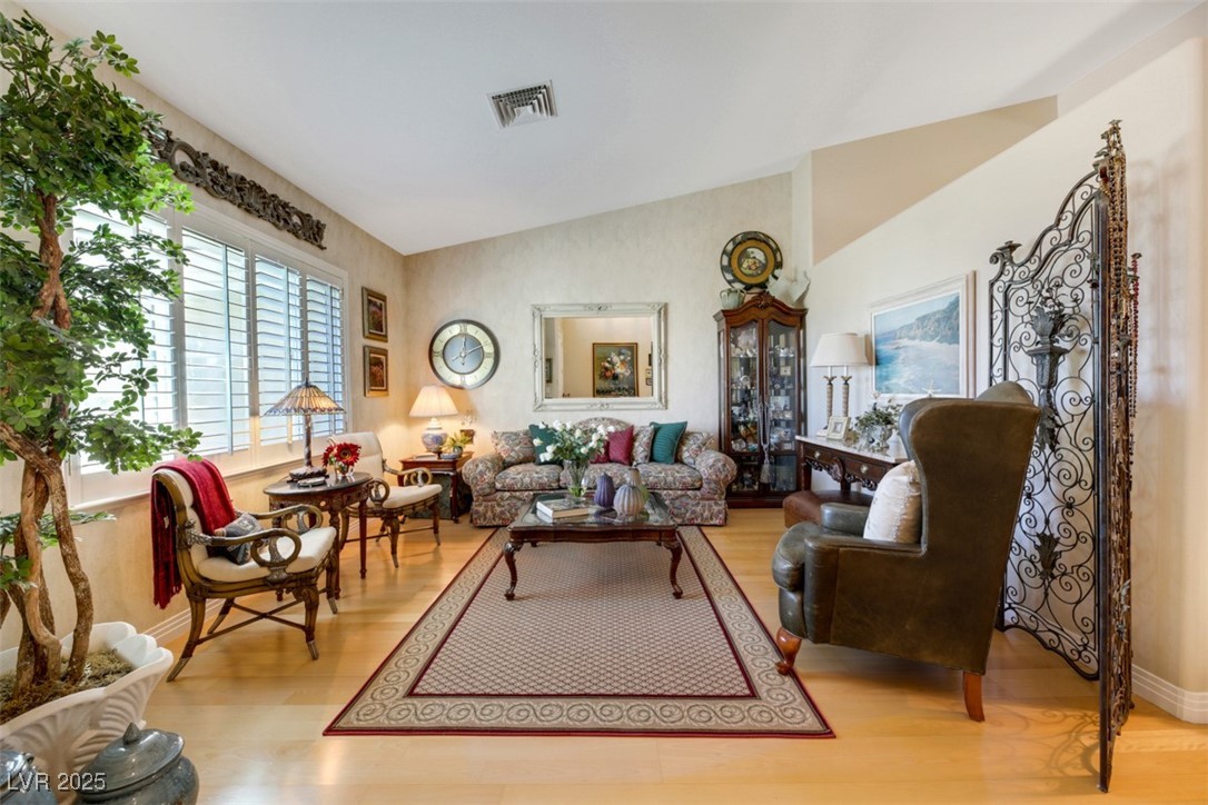 10032 Fox Springs Drive Property Photo 11